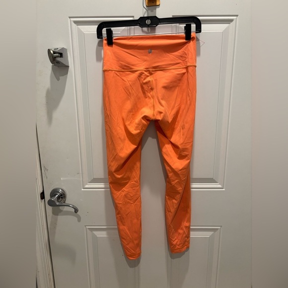 Lululemon Wunder Under High-Rise Tight 25"
Orange Soda size 6 - Picture 5 of 6